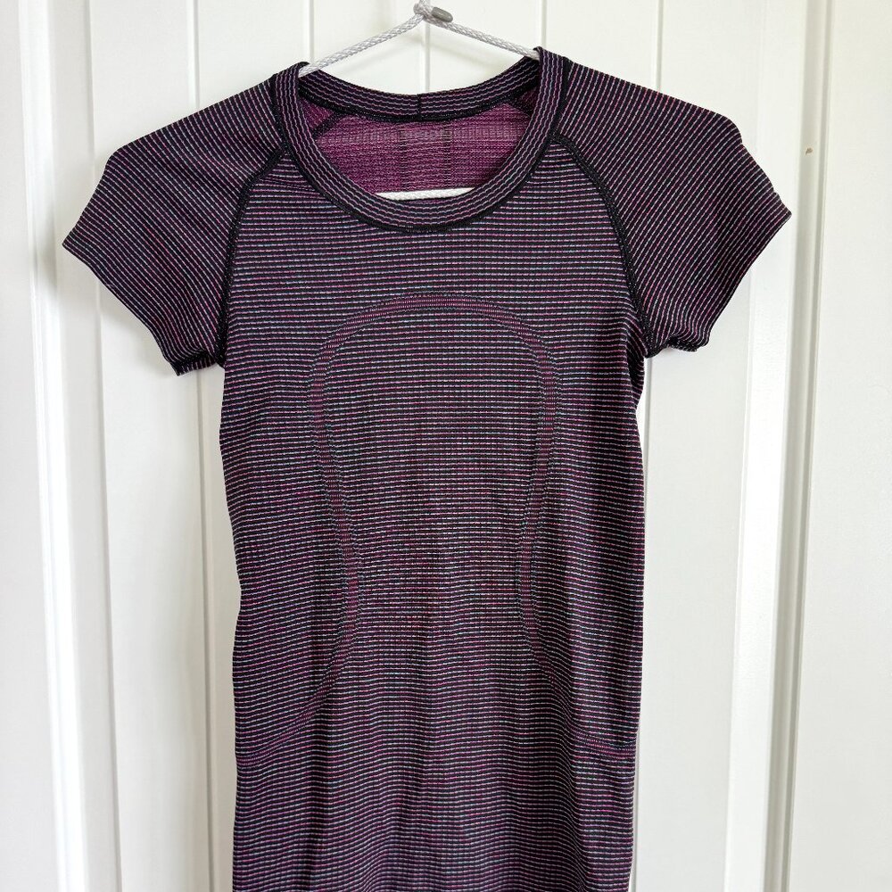 Lululemon Swiftly Tech T-Shirt We Are From Space Size 2